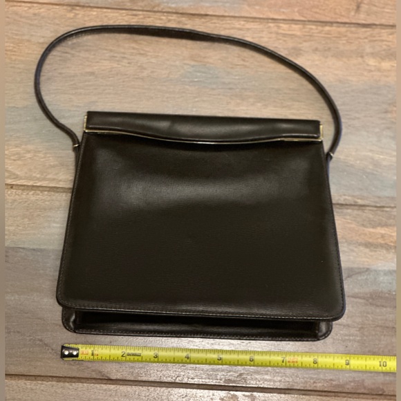 Elegant Sark Brown Leather Etra Satchel - Picture 6 of 11